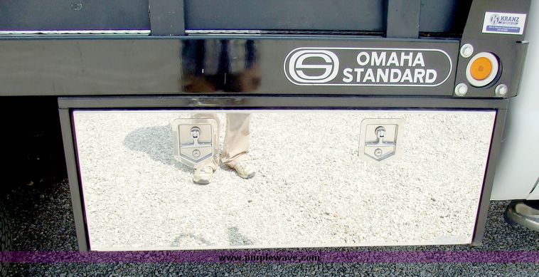 image for item 5971 2006 Ford F350 XLT Super duty flatbed truck