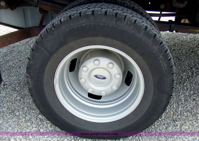 image for item 5971 2006 Ford F350 XLT Super duty flatbed truck