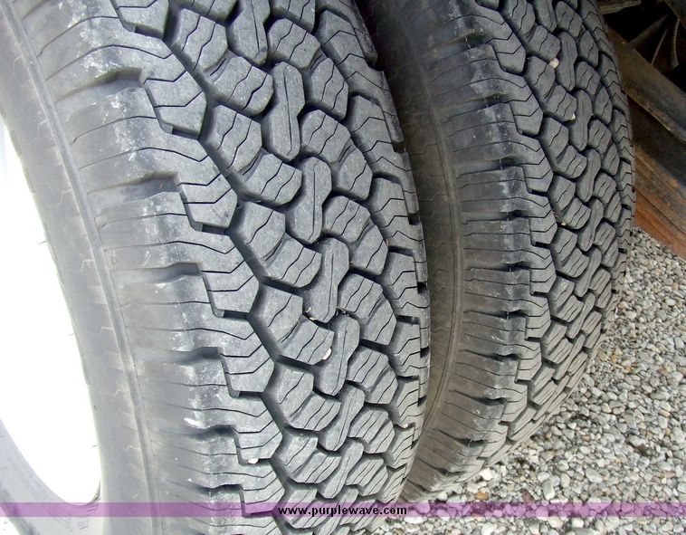 image for item 5971 2006 Ford F350 XLT Super duty flatbed truck