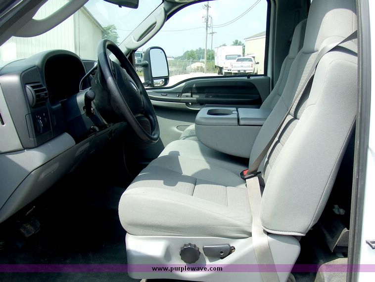 image for item 5971 2006 Ford F350 XLT Super duty flatbed truck