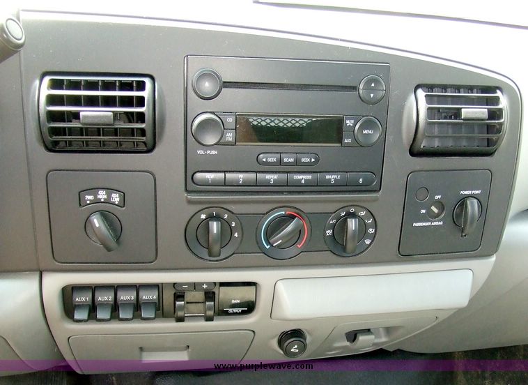 image for item 5971 2006 Ford F350 XLT Super duty flatbed truck