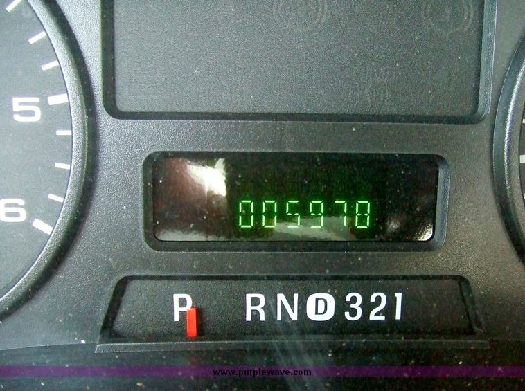 image for item 5971 2006 Ford F350 XLT Super duty flatbed truck