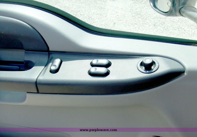 image for item 5971 2006 Ford F350 XLT Super duty flatbed truck