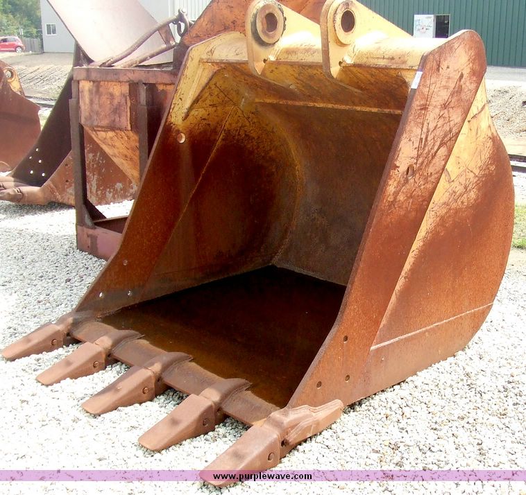 image for item 5983 5' 2" excavator bucket