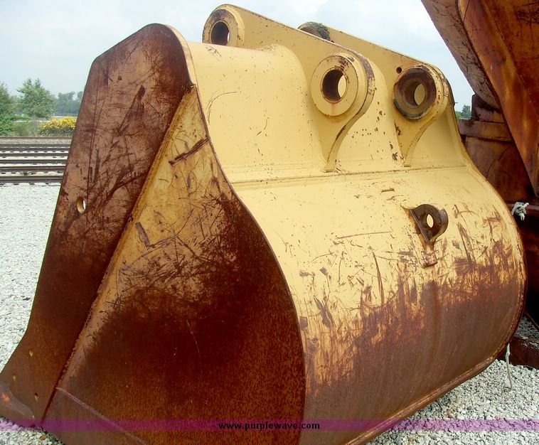 image for item 5983 5' 2" excavator bucket