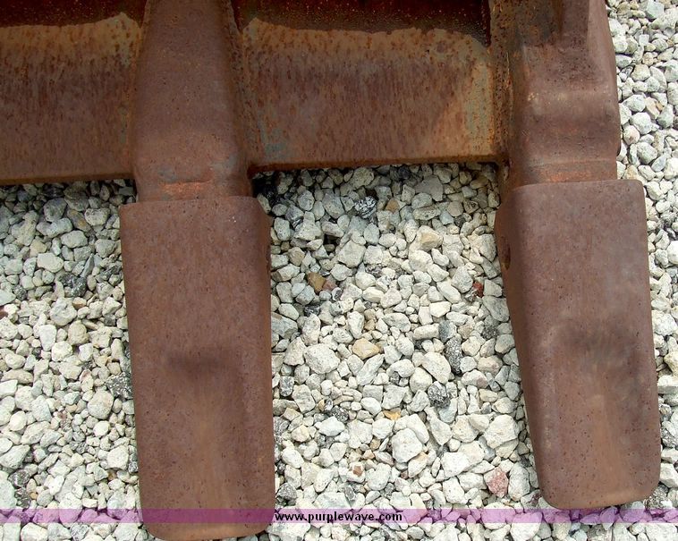 image for item 5983 5' 2" excavator bucket