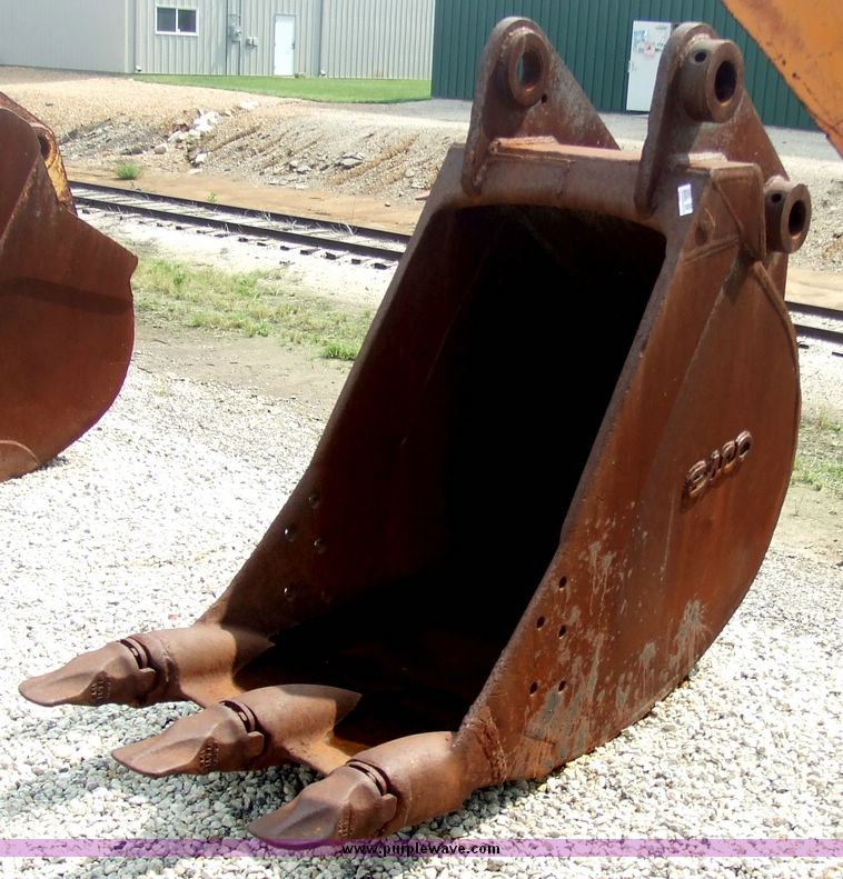 image for item 5985 Esco 30" excavator bucket