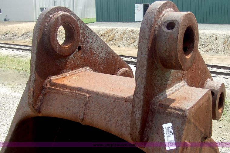 image for item 5985 Esco 30" excavator bucket