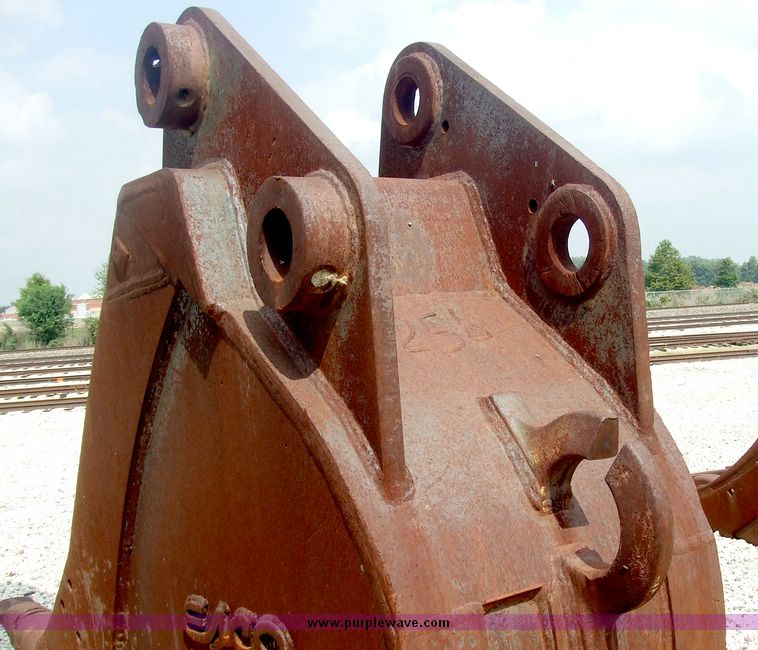 image for item 5985 Esco 30" excavator bucket