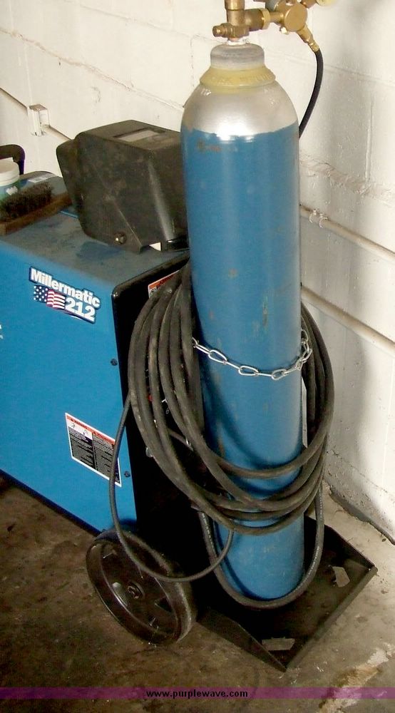 image for item 6186 Miller Millermatic 212 arc welder