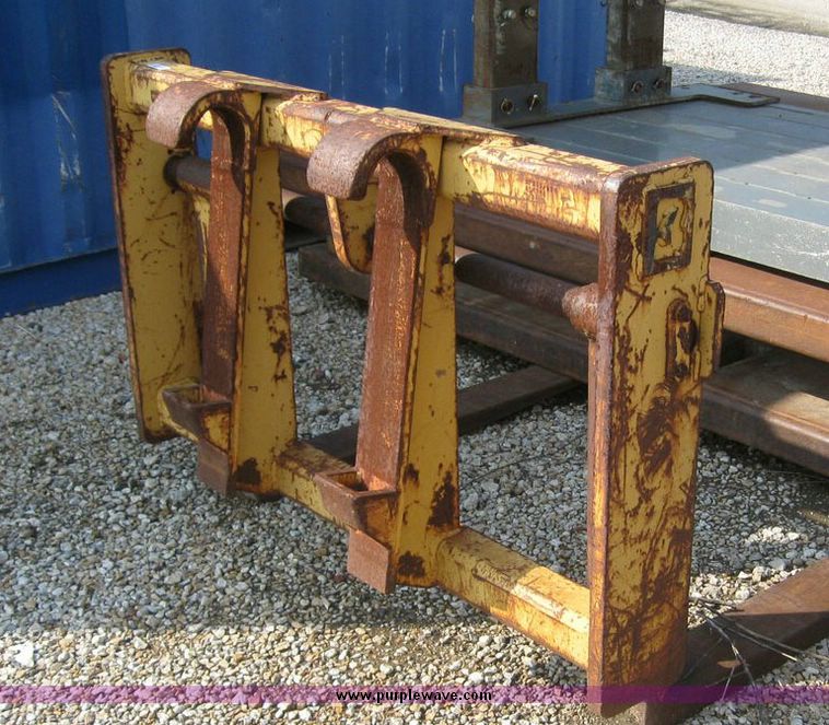 image for item 8096 Balderson horizontal pin coupler attachment