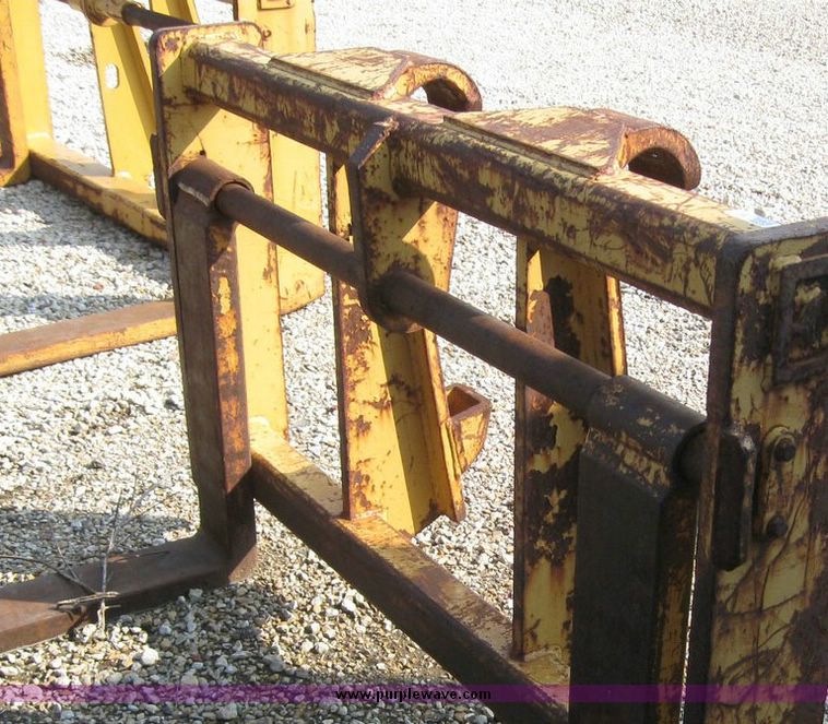 image for item 8096 Balderson horizontal pin coupler attachment