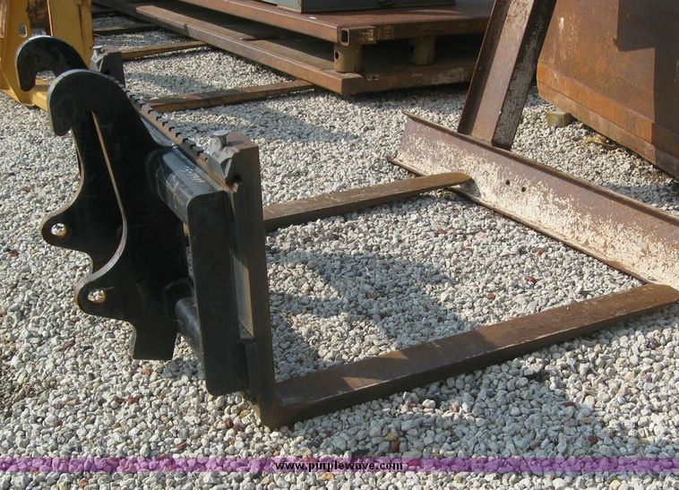 image for item 8098 Loader fork attachment