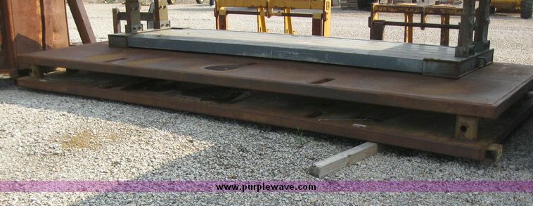 image for item 8100 Trench box