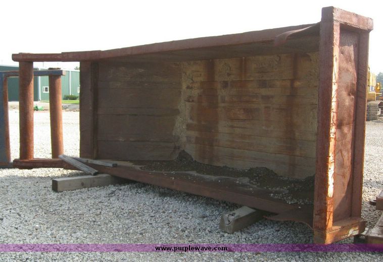 image for item 8102 Gravel box