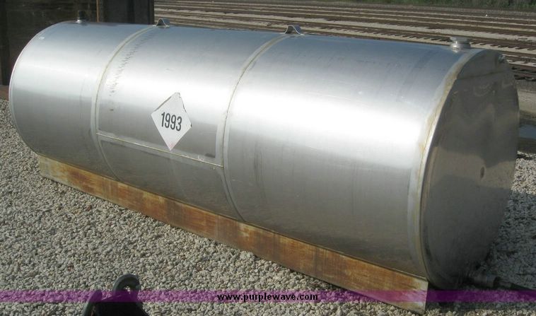 image for item 8104 Stainless steel liquid storage tank