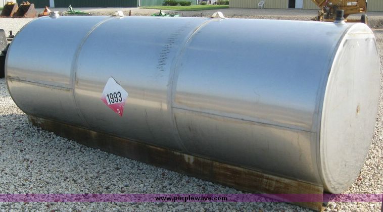 image for item 8104 Stainless steel liquid storage tank