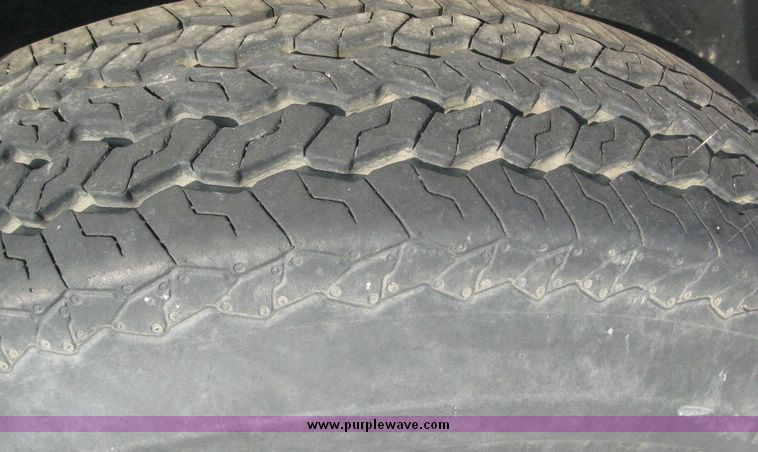 image for item 8105 2000 Eagle trailer 16' tandem axle trailer