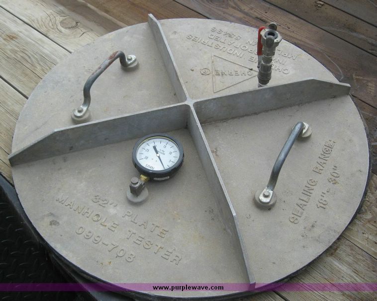 image for item 8113 Manhole vacuum tester