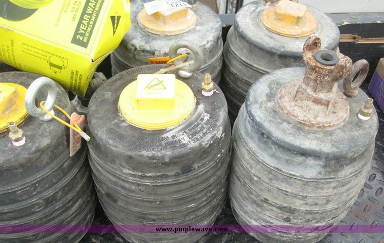 image for item 8123 (8) Cherne 8" Muni-balls