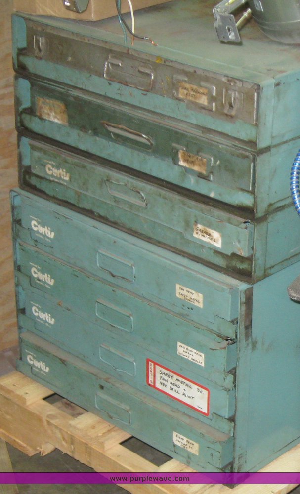 image for item 1000 Assorted electronics and office supplies