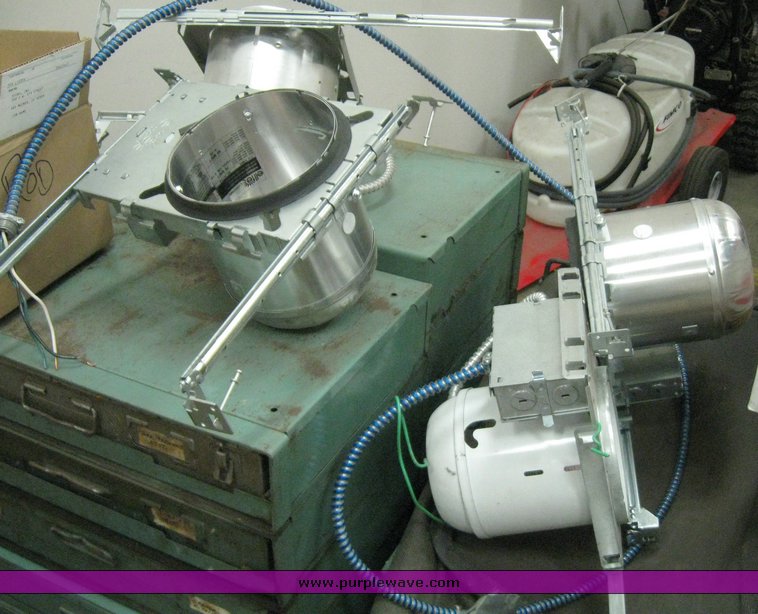 image for item 1000 Assorted electronics and office supplies