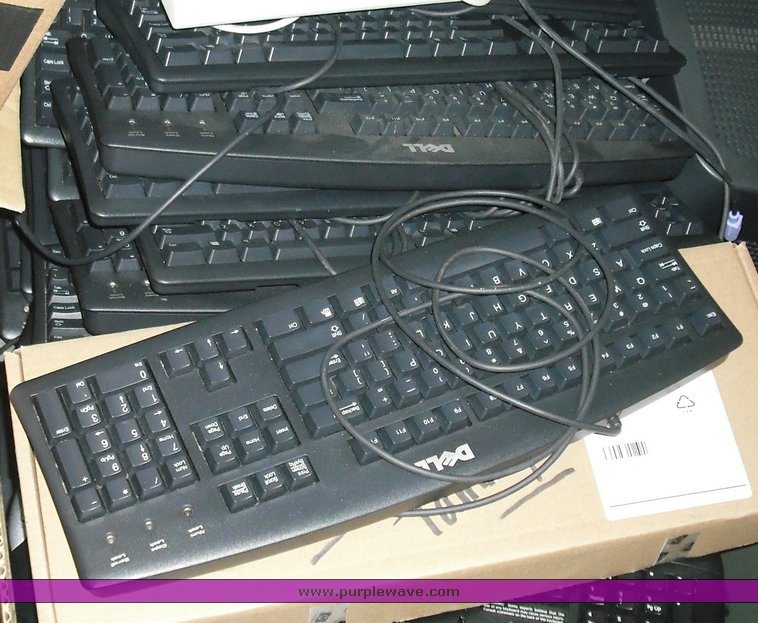 image for item 3861 Approximately 20 keyboards