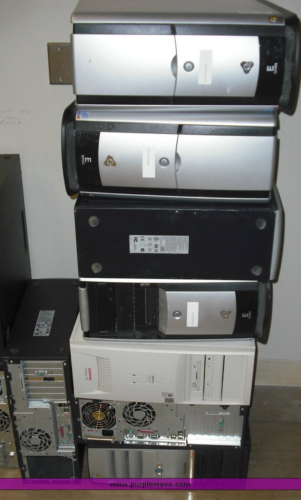 image for item 3888 (22) assorted desktop computers