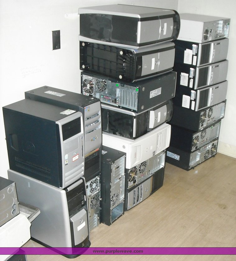 image for item 3888 (22) assorted desktop computers