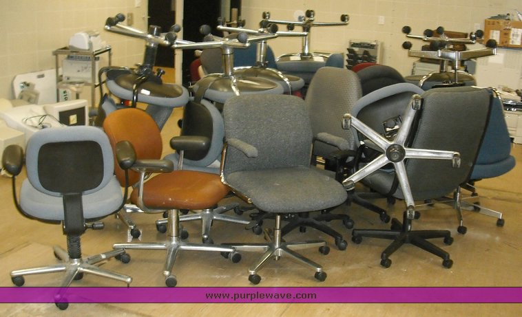 image for item 3889 (25) office chairs