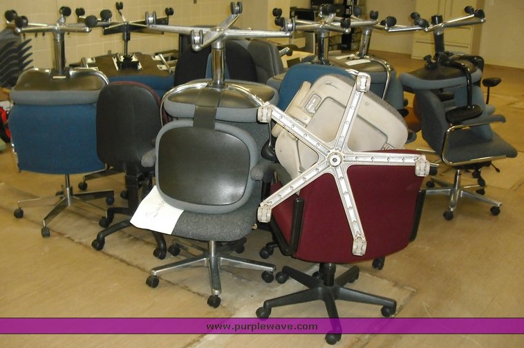 image for item 3889 (25) office chairs