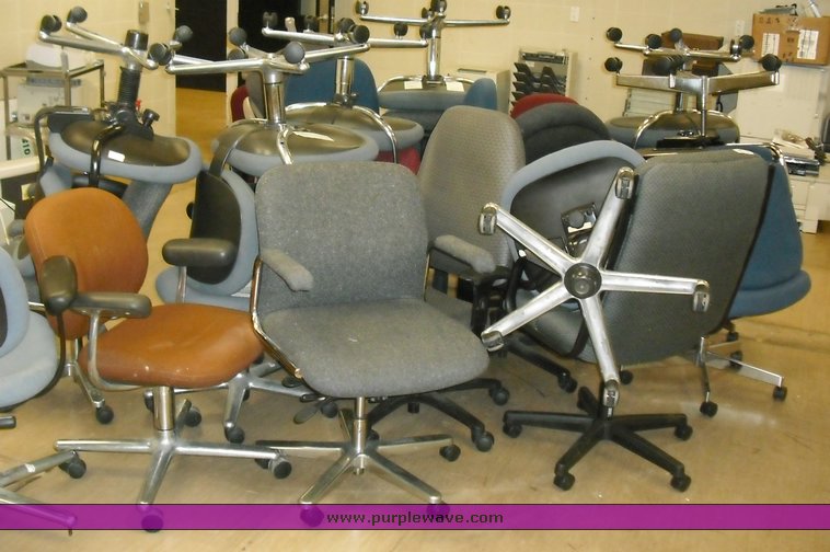image for item 3889 (25) office chairs