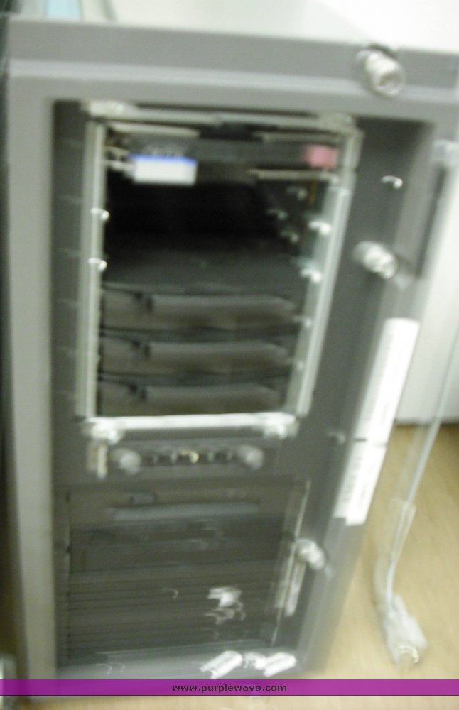 image for item 3891 Assorted servers