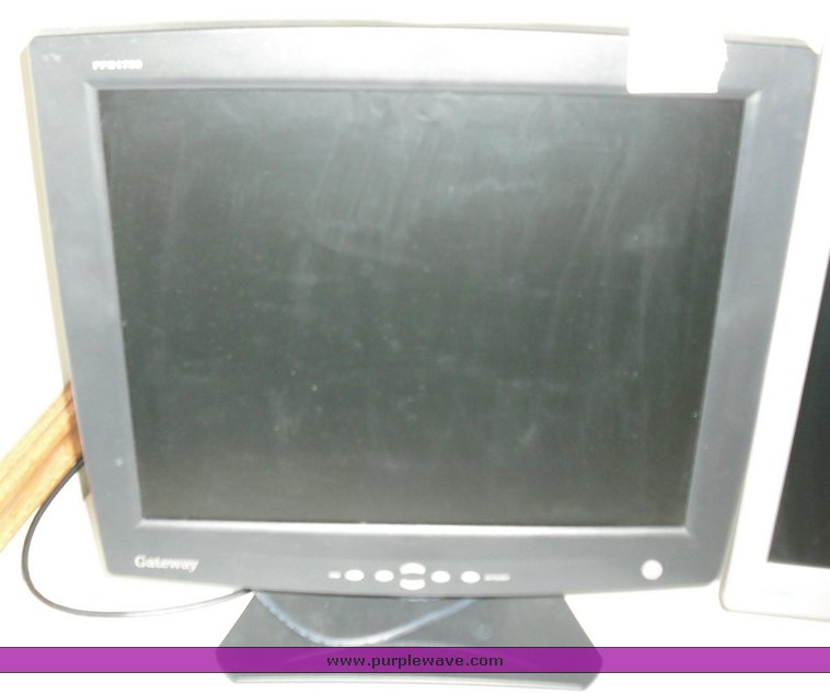 image for item 3905 (3) LCD monitors