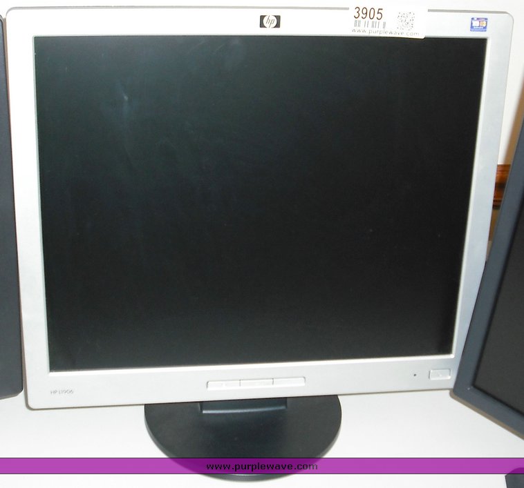 image for item 3905 (3) LCD monitors
