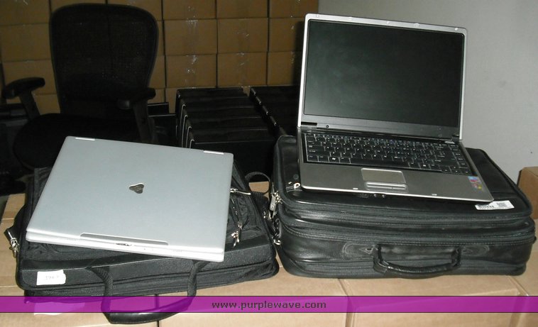 image for item 3907 (2) Gateway laptops