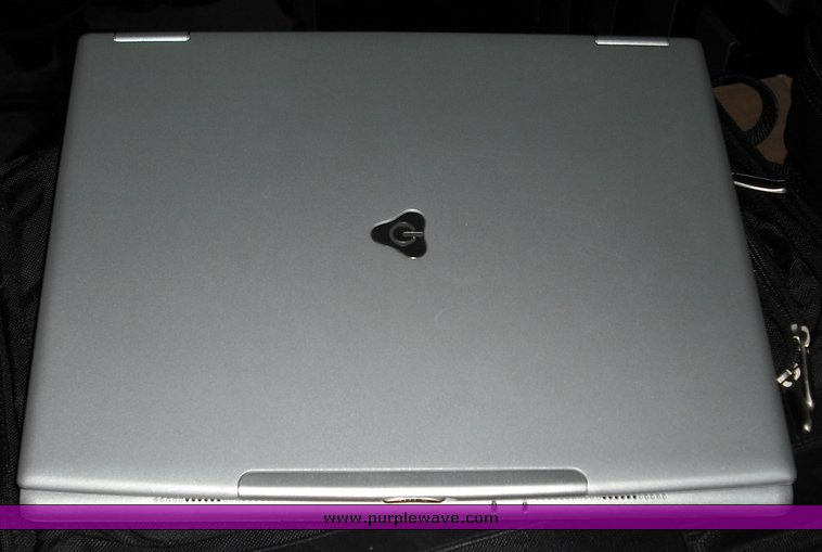 image for item 3907 (2) Gateway laptops