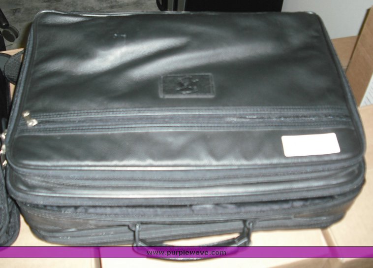 image for item 3907 (2) Gateway laptops