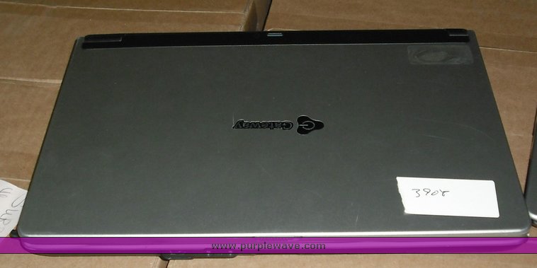 image for item 3908 (2) Gateway M210E laptops