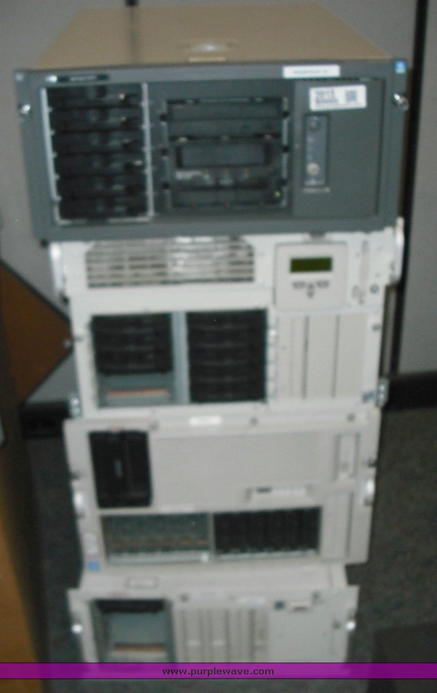 image for item 3915 (3) HP Pro-liant DL 320