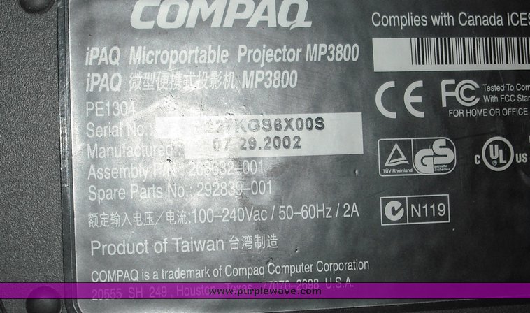 image for item 3926 Compaq micro portable projector