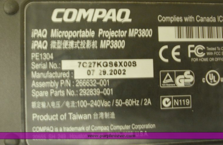 image for item 3926 Compaq micro portable projector