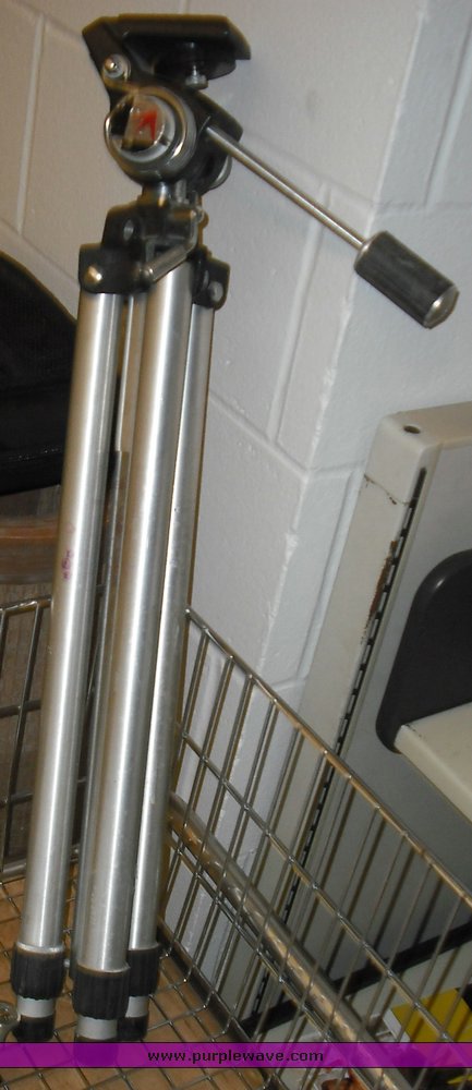 image for item 3926 Compaq micro portable projector