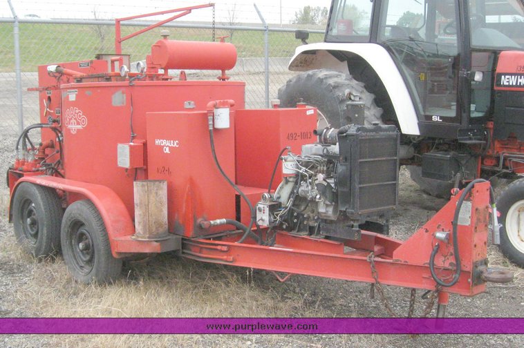 image for item 3905 1993 Craft EZ POUR 200 asphalt crack seal machine