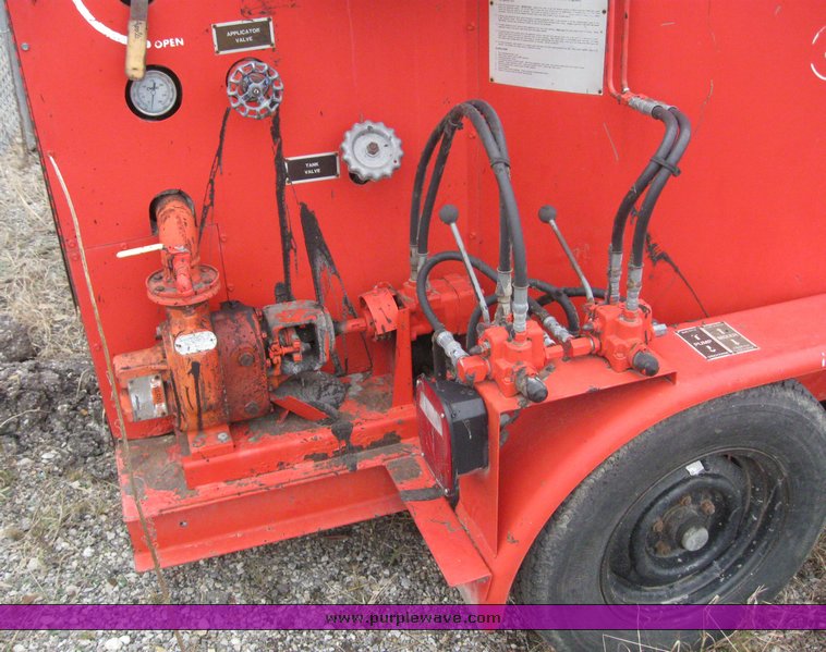 image for item 3905 1993 Craft EZ POUR 200 asphalt crack seal machine