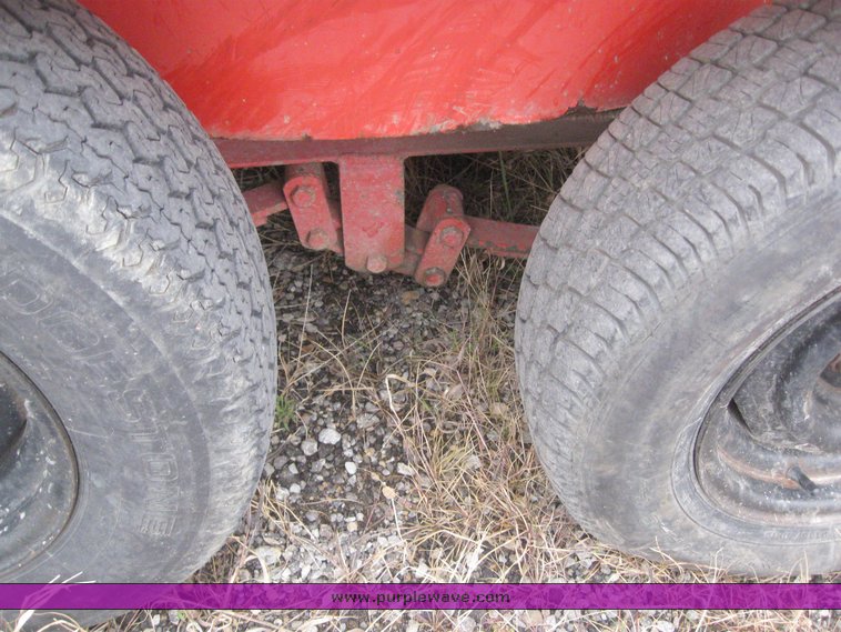 image for item 3905 1993 Craft EZ POUR 200 asphalt crack seal machine