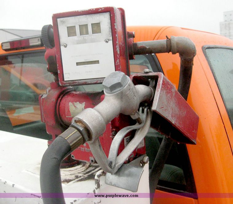 image for item 6385 1999 Chevrolet C2500 pickup truck