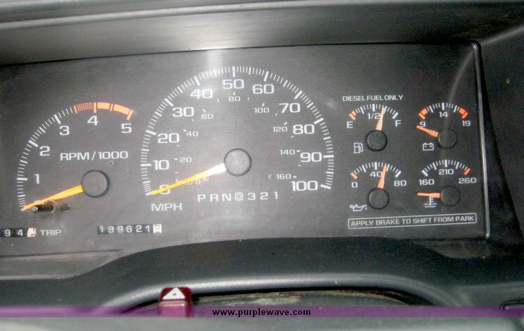 image for item 6385 1999 Chevrolet C2500 pickup truck