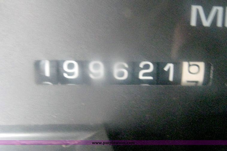 image for item 6385 1999 Chevrolet C2500 pickup truck