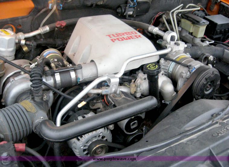 image for item 6385 1999 Chevrolet C2500 pickup truck